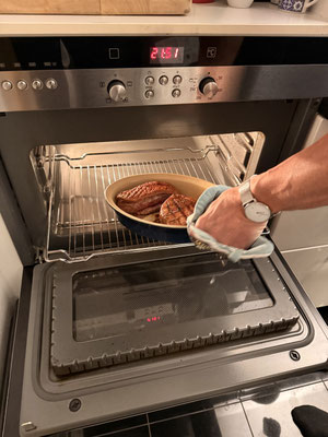 die Entenbrust kommt in den Ofen rein...