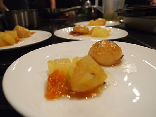 Japanische Reisbällchen mit Apfel Birnen Kompott