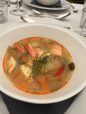 Michel startet mit einer fantastischen Fischsuppe