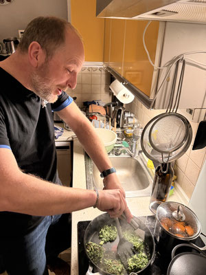 Stafan2 brät seine Gemüsebratlinge