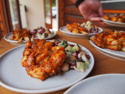 Garnelenspieße mit Granatapfelsalat