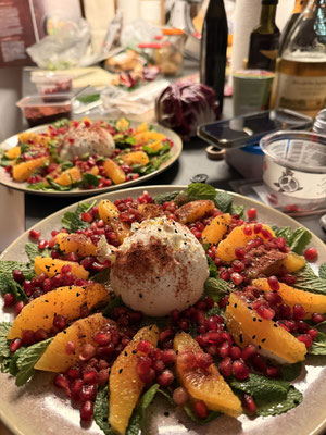 Maltes "Obst-Salat mit Burrata" - heute mal als Gericht zum Teilen angerichtet