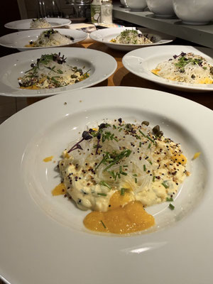 Eiersalat mit Mango und Glasnudeln 