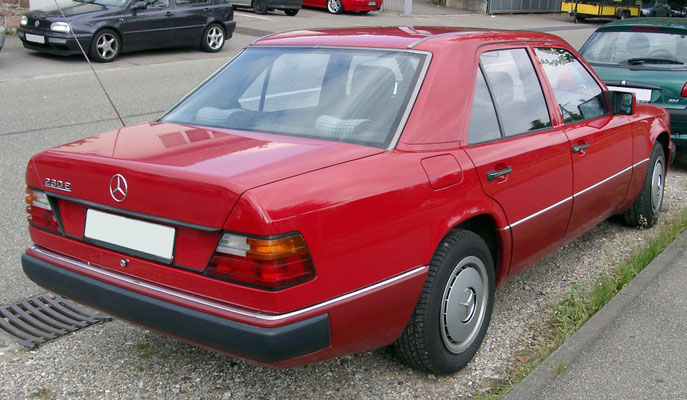 Mercedes-Benz 230E (W124)