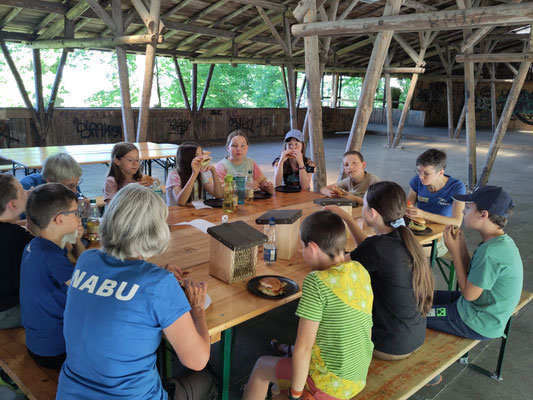 Gemeinsames Essen Foto: NABU/I.Bücker