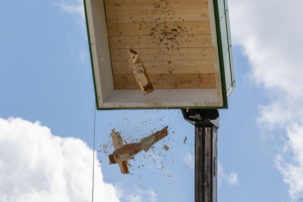 Der Vogelbauer des Vereins Theo Gödde konnte in diesem Jahr mit dem Bau des 20. Schützenvogels ein kleines Jubiläum feiern. Doch auch diesem Exemplar musste sich dem siegreichen Schützen ergeben.