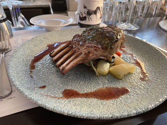 Spitzenklasse Lammcarree. Top class rack of lamb. Carrè di agnello di prima qualità.