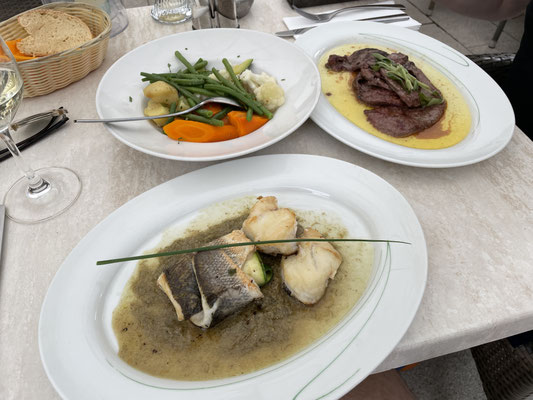 Steinbeißer und Kalbsleber. Steinbeißer and veal liver. Bite di pietra e fegato di vitello.