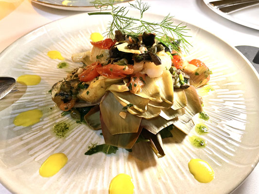 Artischocke. Artichoke. Carciofo.