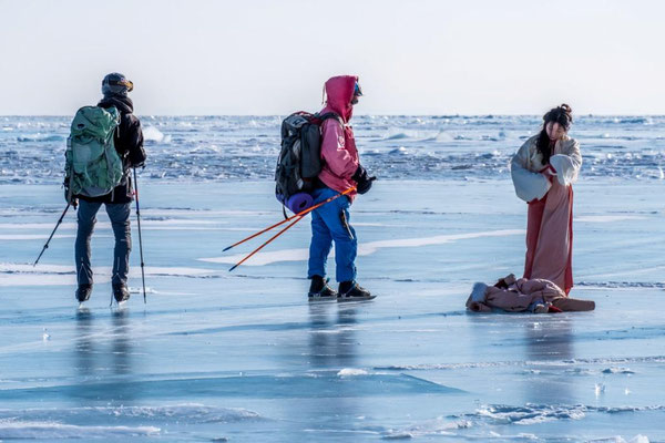 Sur le lac Baïkal gelé