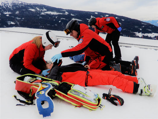 Skiunfall Schauübung Pistenhilfe Weerberg