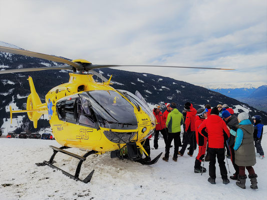 Skiunfall Schauübung Pistenhilfe Weerberg mit Heli 4 Kaltenbach