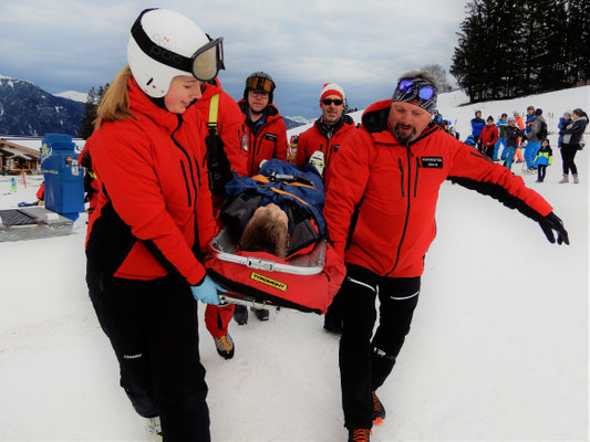 Skiunfall Schauübung Pistenhilfe Weerberg