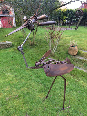 Echassier taille haie, pieces agricoles, pieces de plomberie    140cm   Apprivoiser