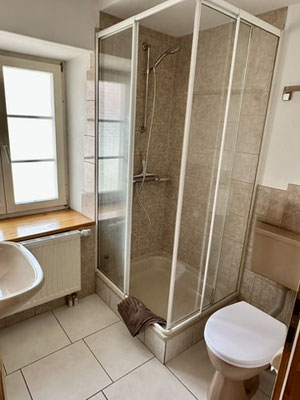 Geteiltes Badezimmer
