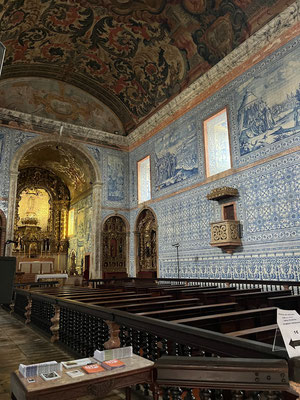 Besuch der Basilika mit den typischen Azulejos