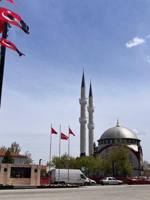 Moschee mit Minarett in Kesan - fortan ein gewohnter Anblick