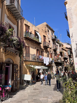 Typisch Italien, Sizilien, Palermo - es ist und war schon immer so! 