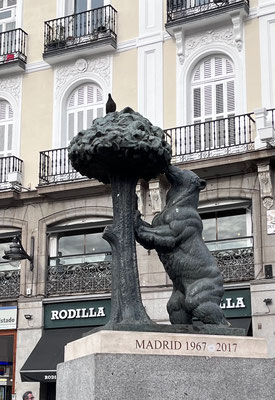 Der Bär und der Erdbeerbaum - das Wahrzeichen an der Puerta del Sol 