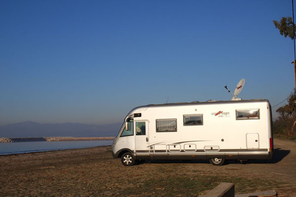 Unser Übernachtungsplatz in Glikovrisi/Agios Ioannis am Strand