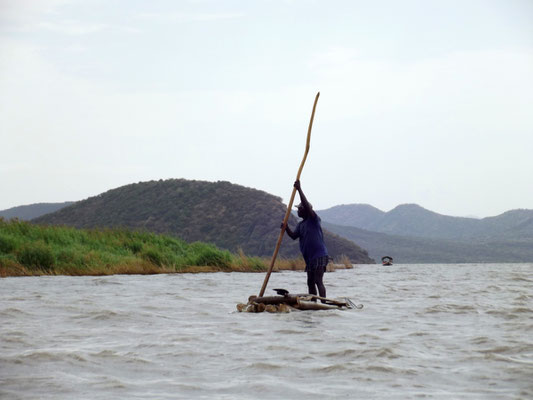 Les Pêcheurs du Lac Chamo en Ethiopie. Voyage Séjour Trek Trekking Randonnée Road Trip en Ethiopie Visite de la Vallée de l'Omo en Ethiopie. 