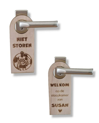 Deurhanger Enkelzijdig €7,95  Dubbelzijdig €8,95