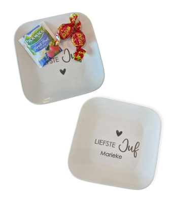 Gebaksbordje met naam €8,95  Evt. zelf te decoreren met wat lekkers