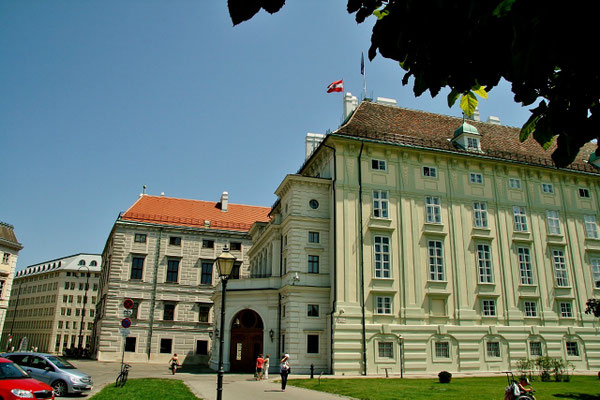  gleich neben der Hofburg: Sitz des österreichischen Bundespräsidenten,