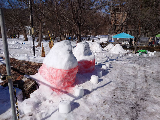 参加者が作った雪像