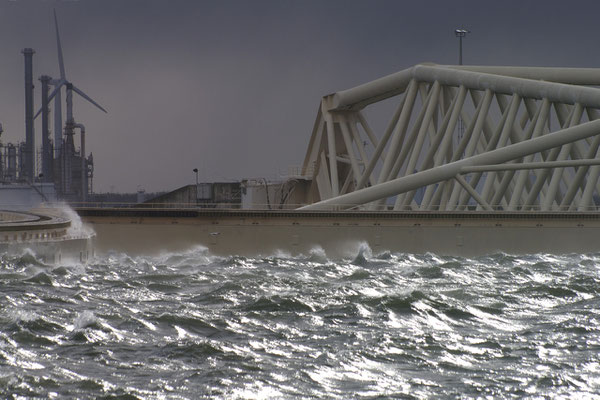 06 Storm aan zee