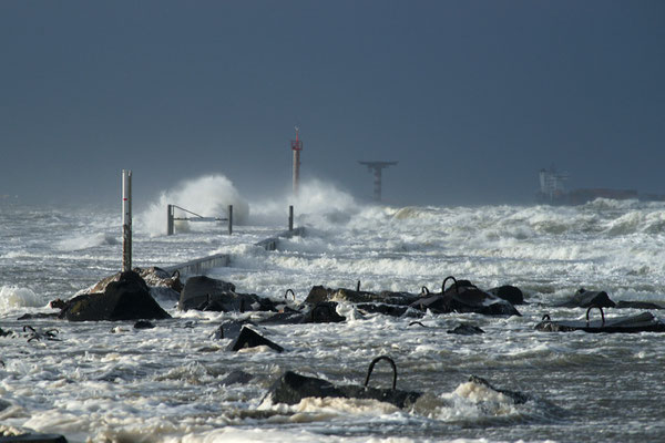 10 Storm aan zee