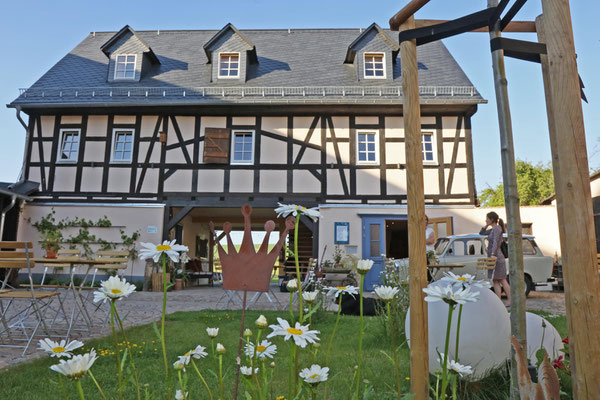 Die Grundlage für den Genusshof in Mülsen legten zwei LEADER-Projekte: https://der-genusshof.de/ 