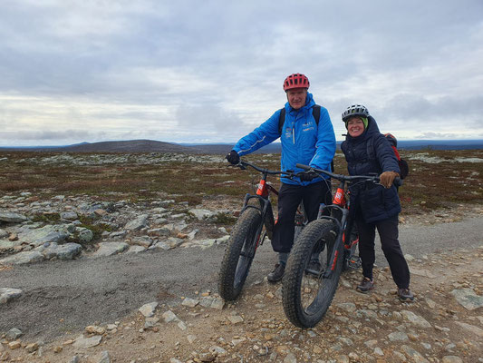 Andreas und Stefanie Spengel beim Fatbiken ©My own Travel