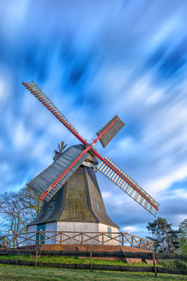 Die Worpsweder Mühle im Wind