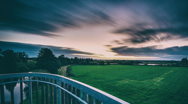 Düstere Wolken über der Hammelandschaft in Worpswede
