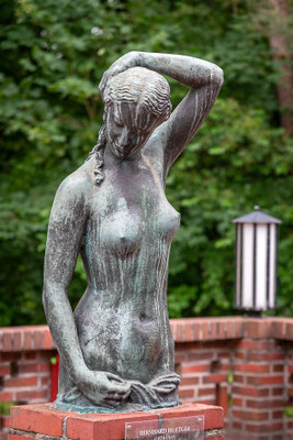 "Jugend" (Darmstädter Torso) von Bernhard Hoetger aus dem Jahre 1909. Zu finden auf der Rückseite vom Kaffee Worpswede.