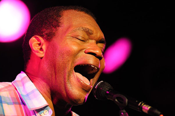 Robert Cray in der Worpsweder Music Hall