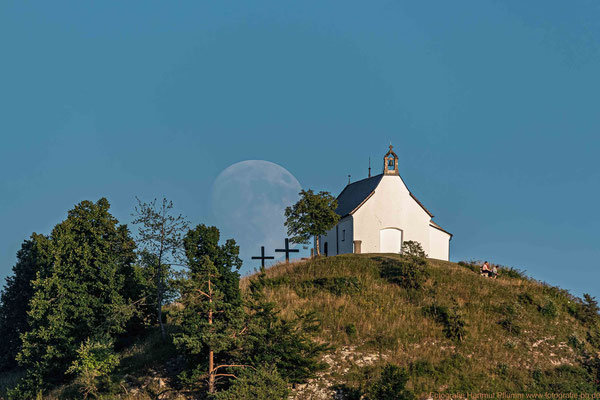 Mondaufgang an der Salmendinger Kapelle
