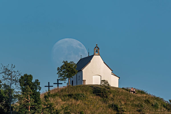 Mondaufgang an der Salmendinger Kapelle