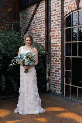 Par Sophie Brioude, Robe de mariée , Mariage Industriel, Mariage nature, Mariage Bohème, Mariage Dordogne, Bordeaux, Lyon, Limousin, Wedding Planner