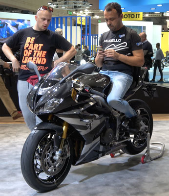 Triumph Daytona 765 Moto 2