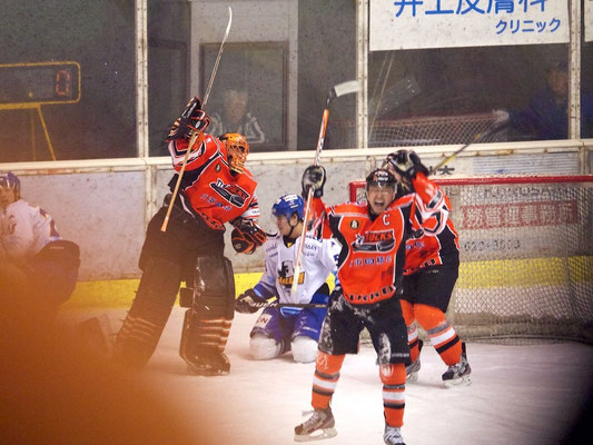 アイスバックス勝利の瞬間、初のプレーオフファイナル進出です