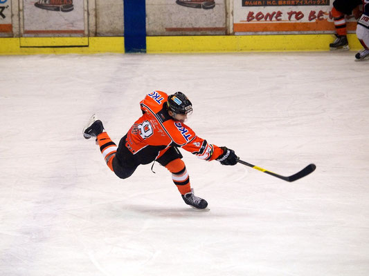 アイスバックス尾野選手がゴール