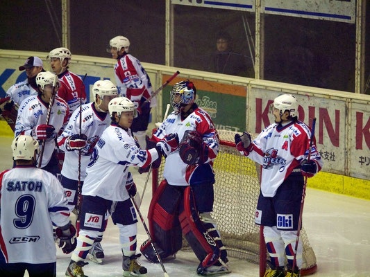 王子イーグルスの先発ゴーリーは春名選手