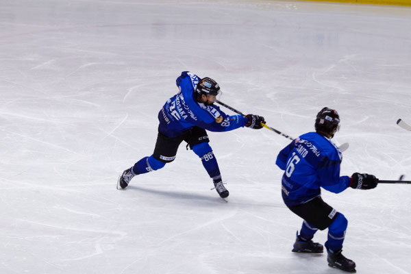 アイスバックス vs チャイナドラゴン: 彦坂選手の4点目