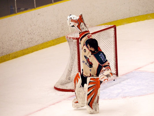 アイスバックスはアウェイのプレーオフファイナル初戦を勝利