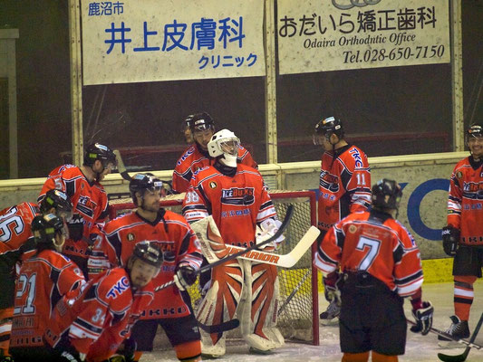 アイスバックスの先発ゴーリーは小野選手