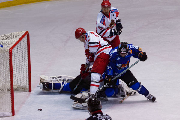 アイスバックス vs チャイナドラゴン: 鈴木選手のゴール