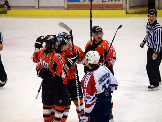 アイスバックス尾野選手がゴール