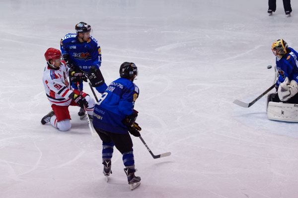 アイスバックス vs チャイナドラゴン: 近藤選手のゴール